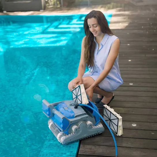 Dolphin M 400 Robotic Pool Cleaner