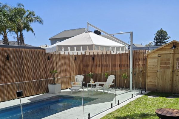 DESIGNER HAMPTONS POOLSIDE UMBRELLA