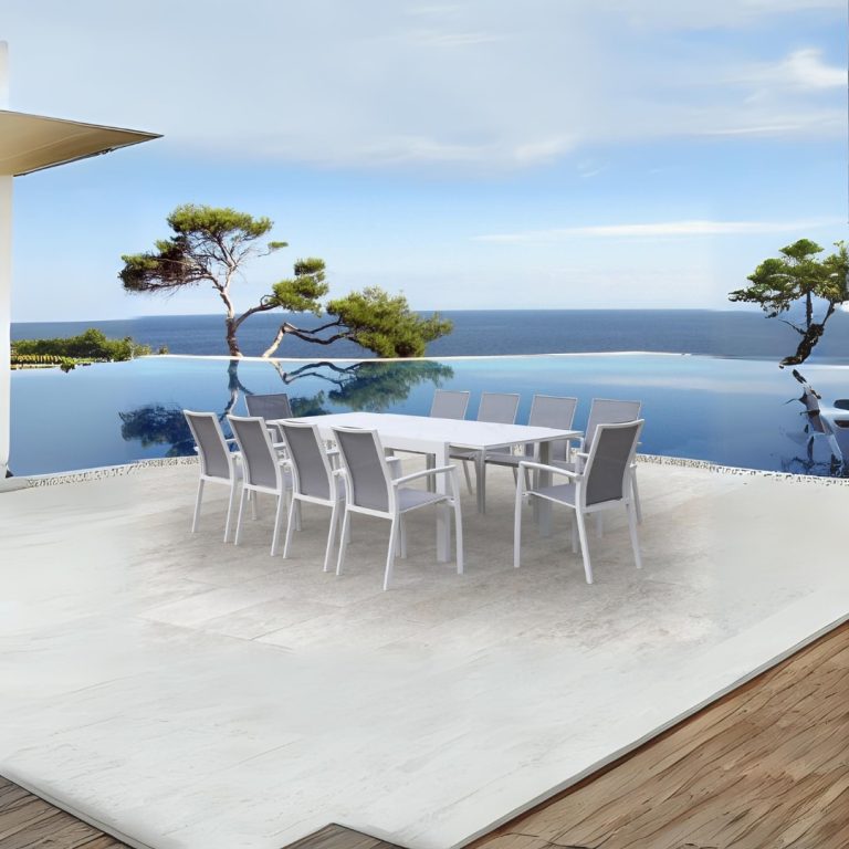 La Mesa Retractable 10-Seat Outdoor Dining Table